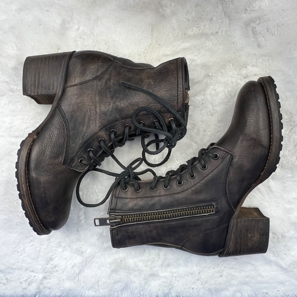🚫SOLD! •|•FREEBIRD🦅BY STEVEN•| Cavalier 'Black (Brown)' Heeled Combat - Picture 7 of 17
